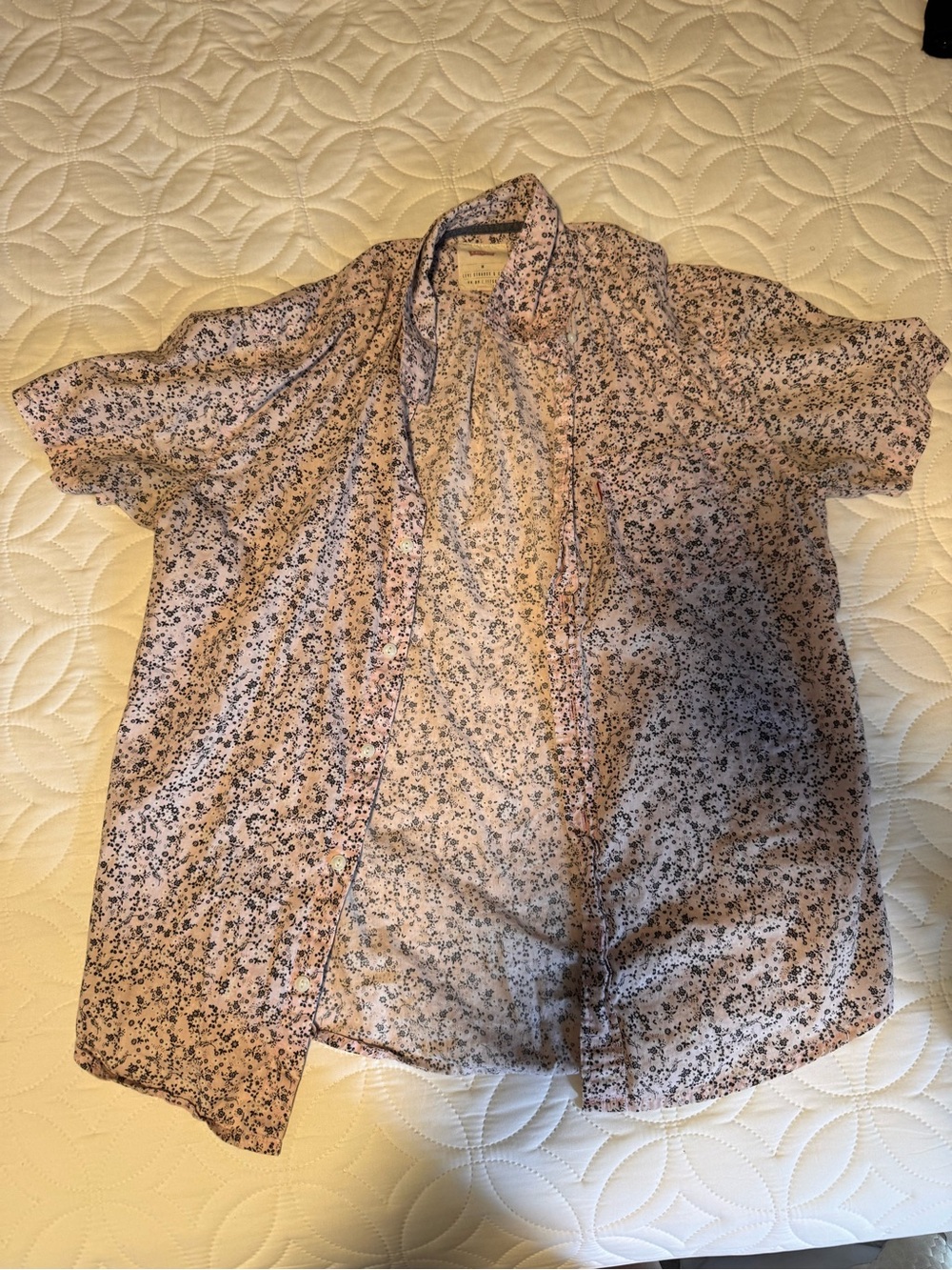 Levi's Light Pink Floral Short-Sleeve Button-Up